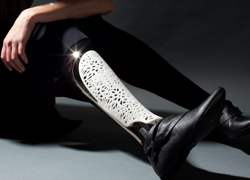 Дизайнерские протезы ног. Бионический протез голени. Необычные протезы ног.