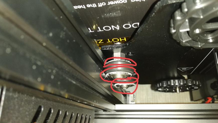 Непонятного происхождения пыль на роликах