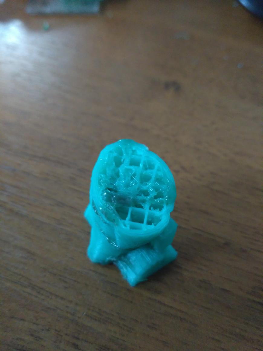 Вытекает каплями пластик при печати Вытекает каплями пластик при печати