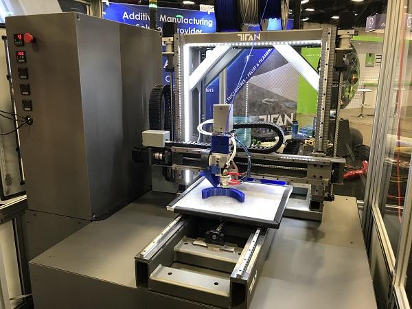 Обновленный 3D-принтер Atlas обзавелся сервоприводами и экструдером для гранулята