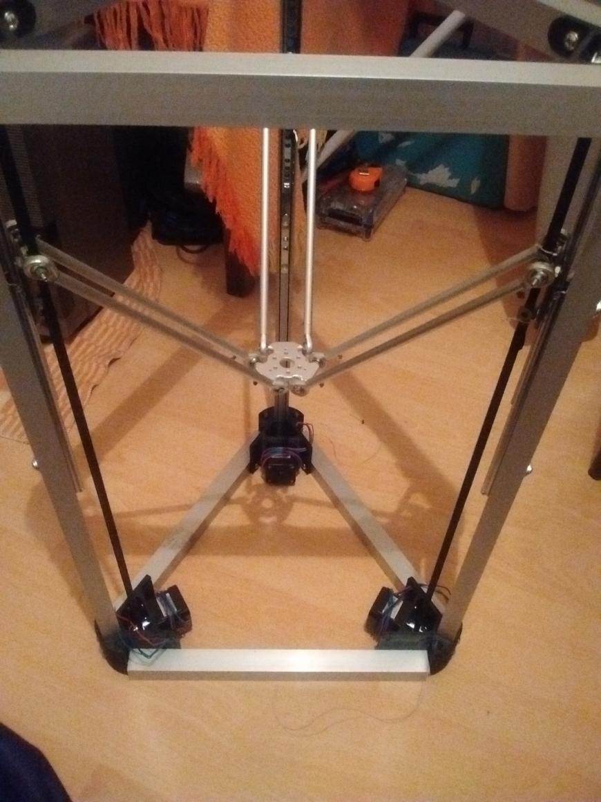 3D-принтер Delta  на мебельных направляющих.