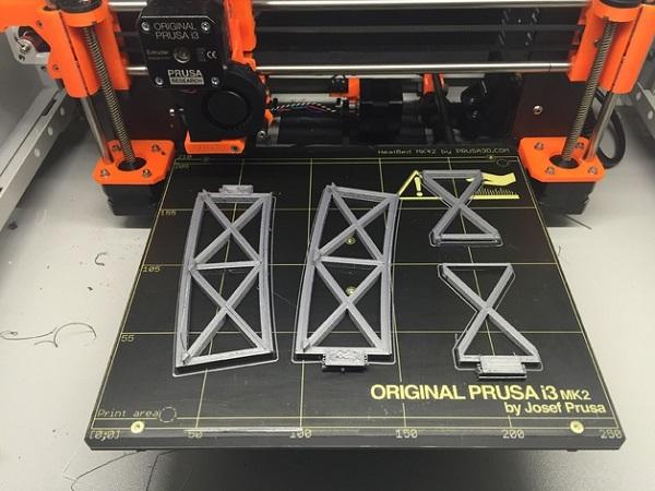 Симпатичный 3D-печатный светильник-мостик поможет бороться с тенями