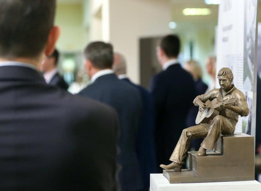 В Госдуме проходит выставка скульптора и 3D-печатника Петра Чегодаева