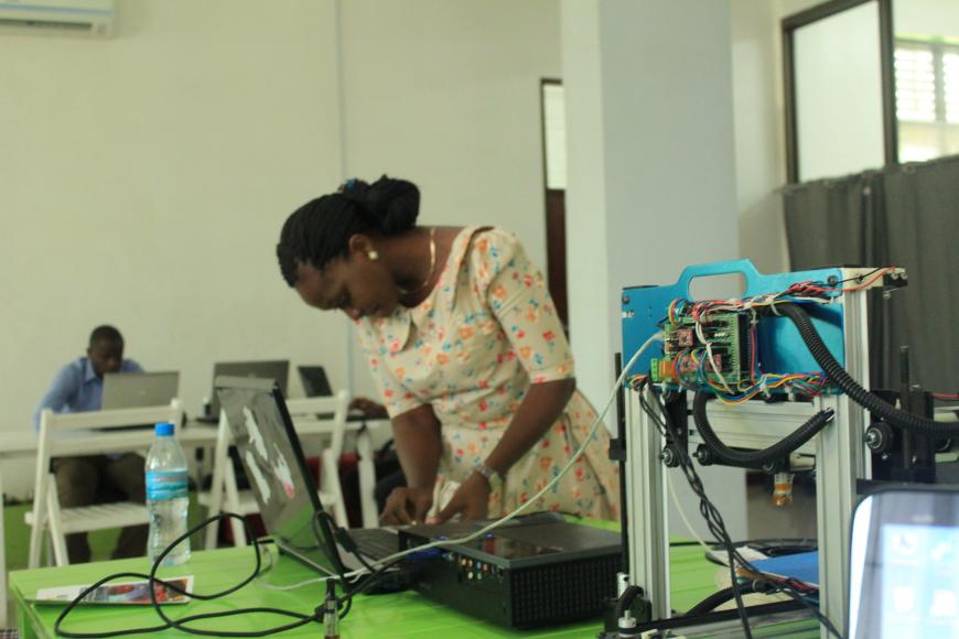 Танзанийский проект по созданию 3D-принтеров из электронного мусора