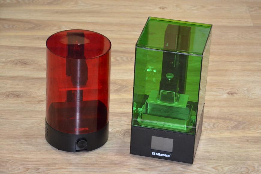 Сравнение бюджетных фотополимерных 3D принтеров: Alfawize W10 vs SparkMaker SLA
