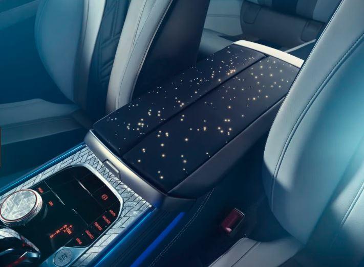 Уникальный автомобиль BMW Individual M850i Night Sky с  напечатанными на 3D-принтере деталями.