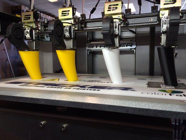 Четыре экструдера и инженерные пластики: 3D-принтер Stacker S4 от colorFabb