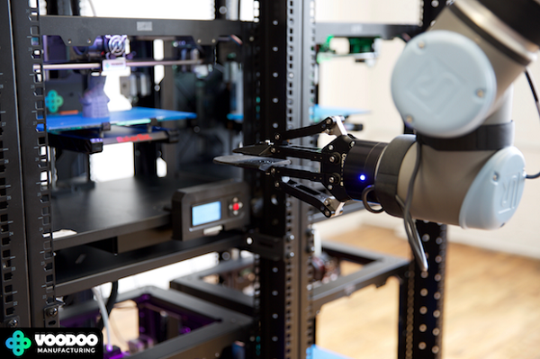 Фабрика Voodoo Manufacturing передает обслуживание 3D-принтеров роботам-операторам