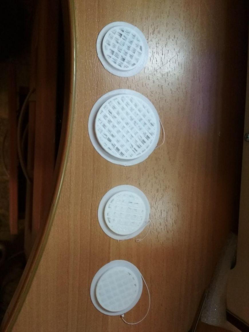 Недоэуструзия крышки  CURA  помогите!