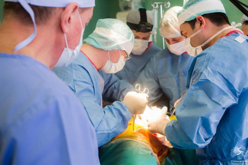 В Сеченовском университете провели сложную операцию с использованием 3D-печатного имплантата