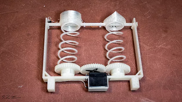 Танцующий 3D-печатный робот Владимира Мариано Танцующий 3D-печатный робот Владимира Мариано