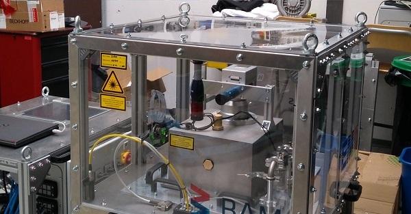 Хроника пикирующего 3D-принтера, или Как немецкие ученые учатся печатать порошками в невесомости