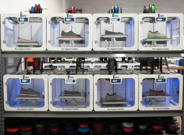 Компания Feetz изготовила 3D-печатную обувь 61-го размера для молодого великана