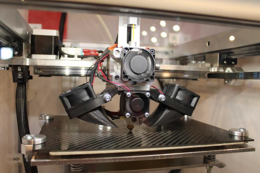 Карбоновый стол печать на карбоне вместо стекла