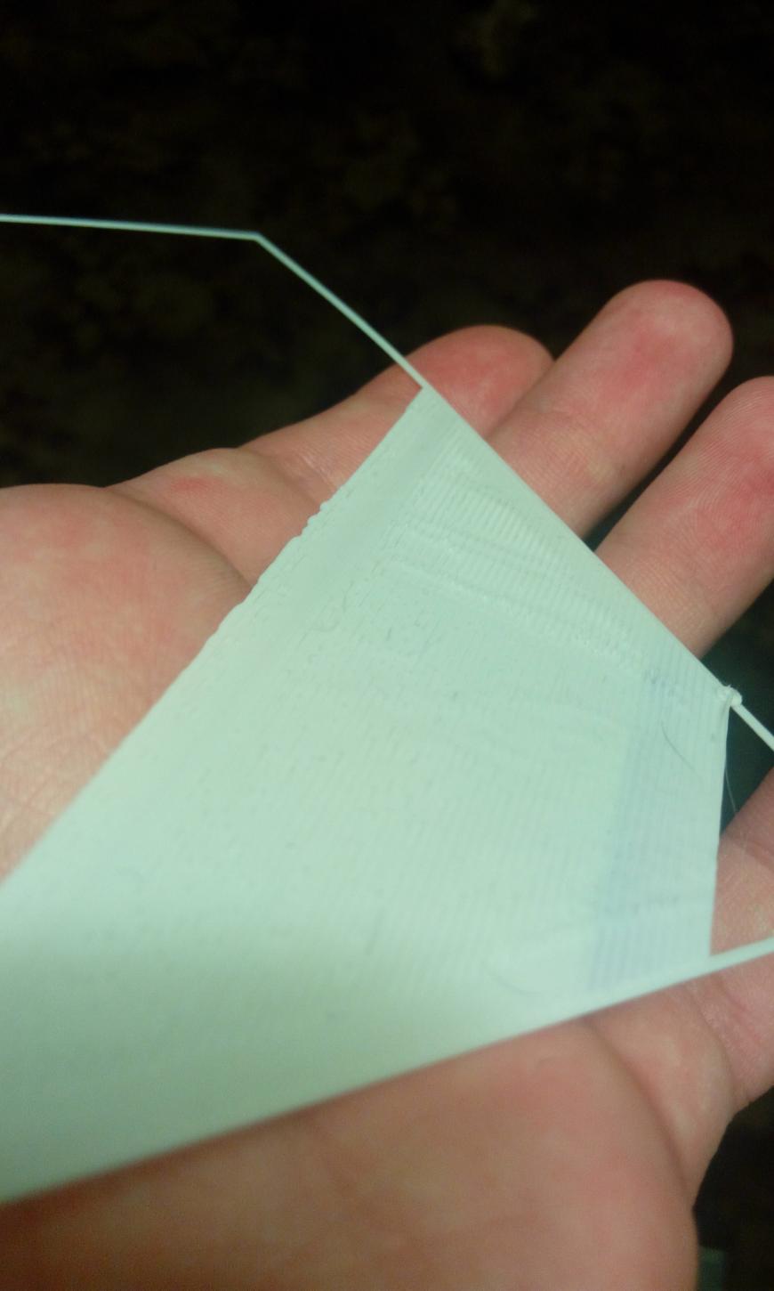 Отлипаеет pla