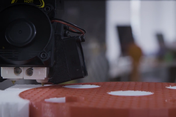 Raise3D запускает линейку профессиональных FDM 3D-принтеров для мелкосерийного производства