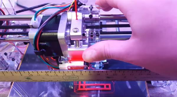 Австралийский инженер изобрел систему обнаружения и устранения ошибок 3D-принтера