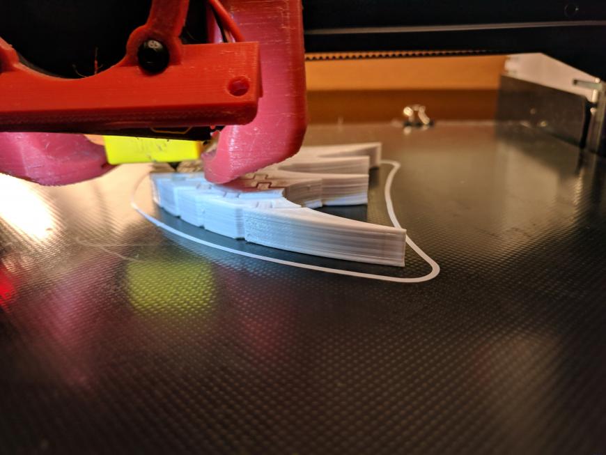 Полосы на гранях модели