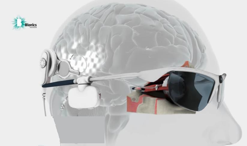Благодаря бионическим глазам к пациентам возвращается зрение