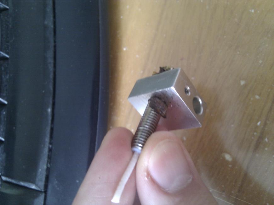 Утечка пластика и нагар