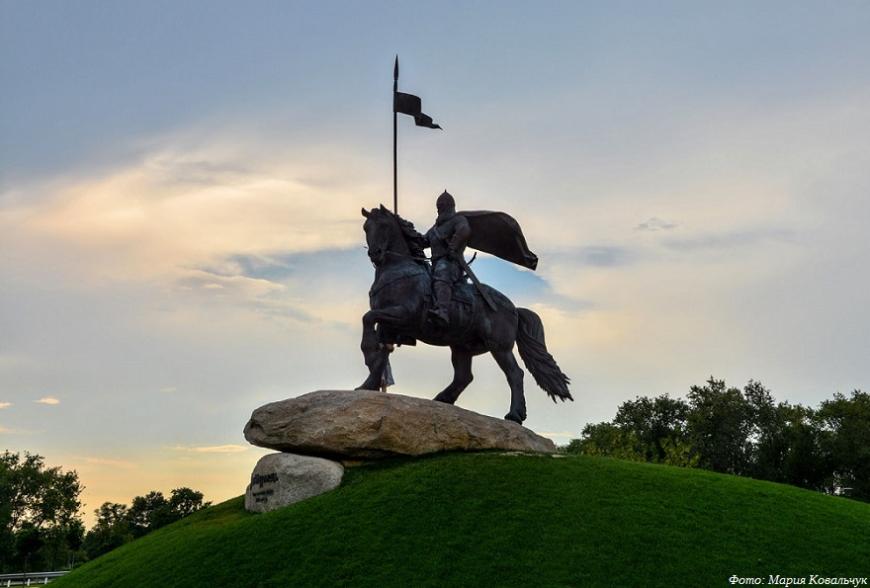 В Киеве работают над памятником Игорю Сикорскому