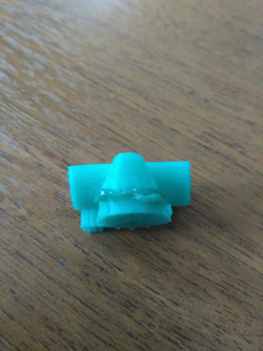 Вытекает каплями пластик при печати Вытекает каплями пластик при печати