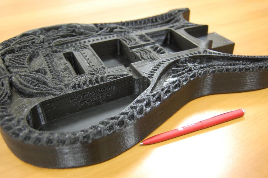 Напечатали гитару на 3D-принтере BigRep ONE.2 - будем играть музыку!