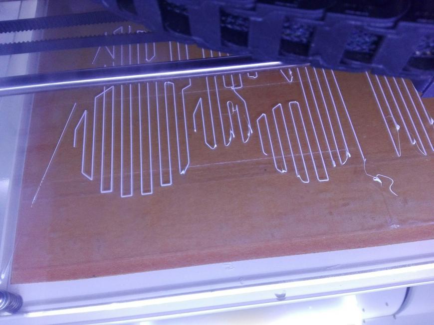 Загибаются острые углы на 1ом слое