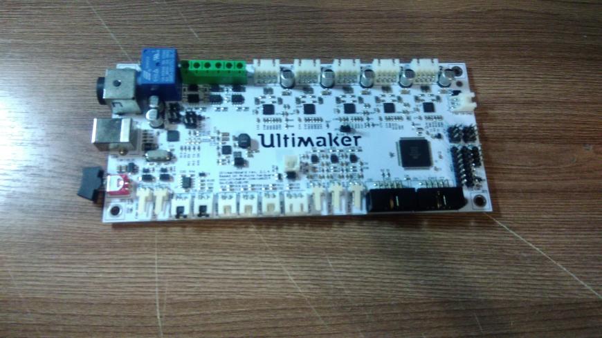 Приобрел Ultimaker 2.1.4 Прошу вашей помощи!