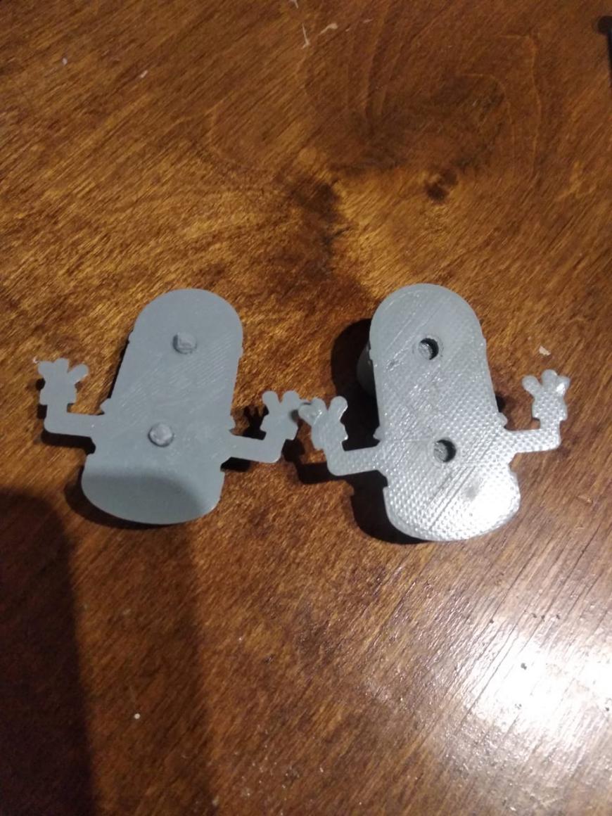 Изменил модель: 'Миньон - подставка под телефоне