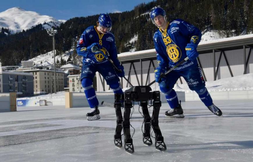 Швейцарские ученые научили 3D-печатного робота кататься на коньках