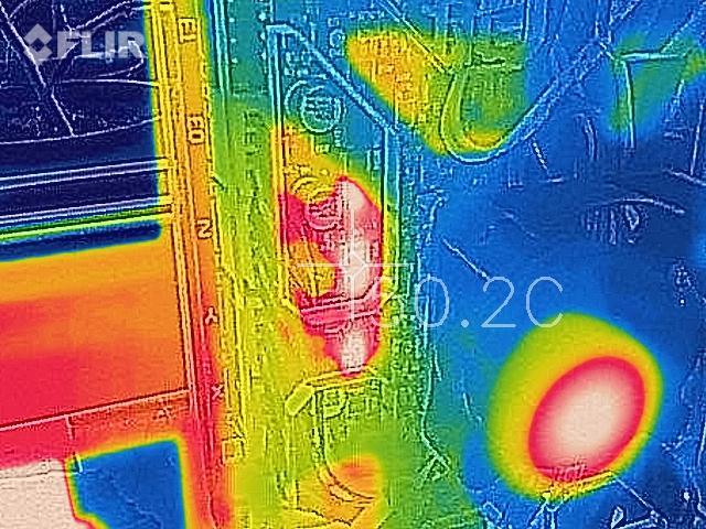 наплывы на корабле и съемка тепловизором платы управления
