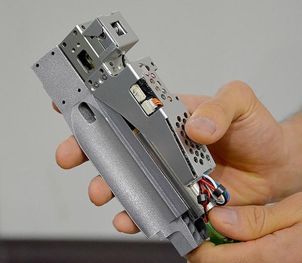 3D-печатный робот Kengoro умеет пить, отжиматься и потеть