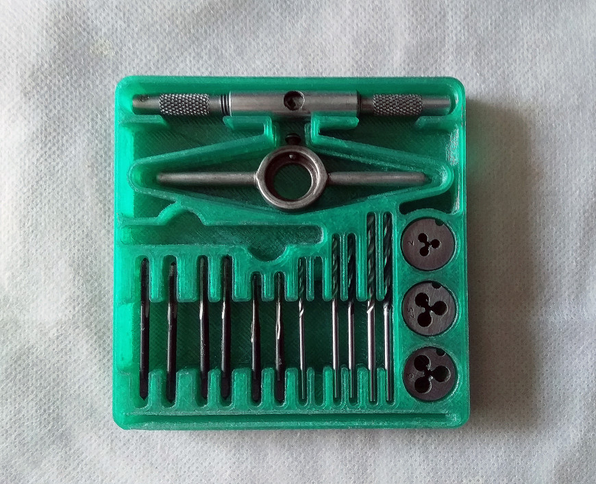 Футляр для инструмента нарезания резьбы