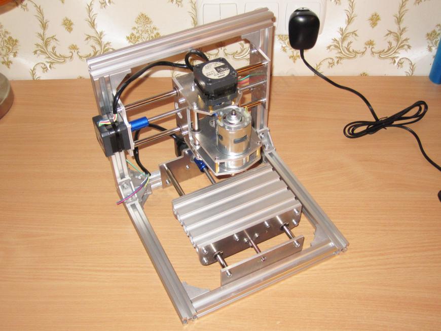 Небольшой CNC фрезер-гравер