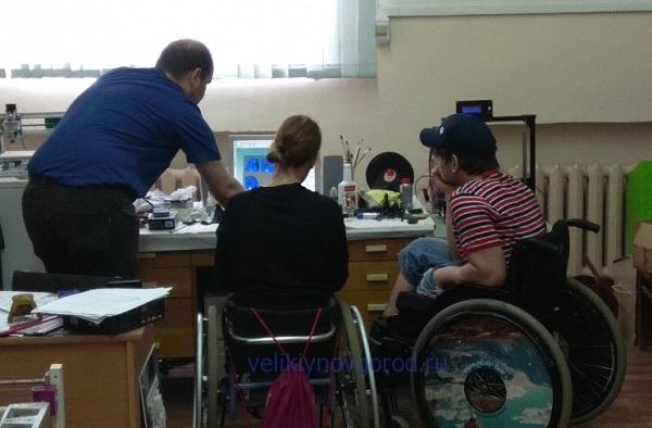 Новгородские инвалиды заработают на 3D-печати