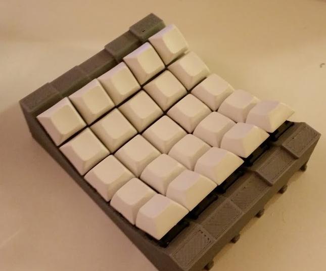 Проект эргономичных, кастомизированных 3D-печатных клавиатур