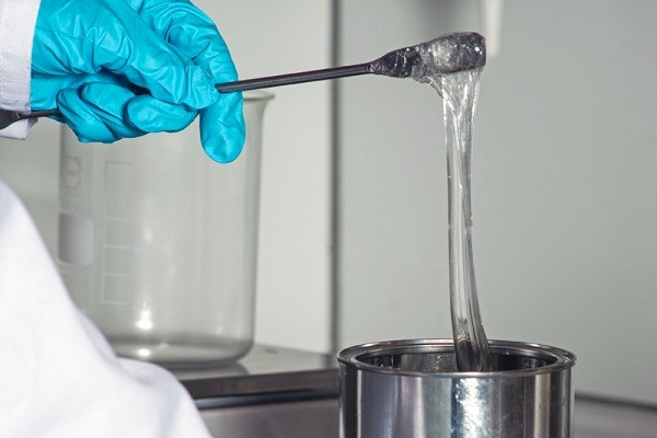 Cubicure предлагает 3D-печать прочными и тугоплавкими фотополимерами по технологии горячей литографии