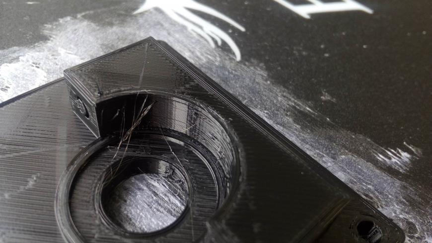 Плохой пластик, не верные настройки или проблема с экструдером