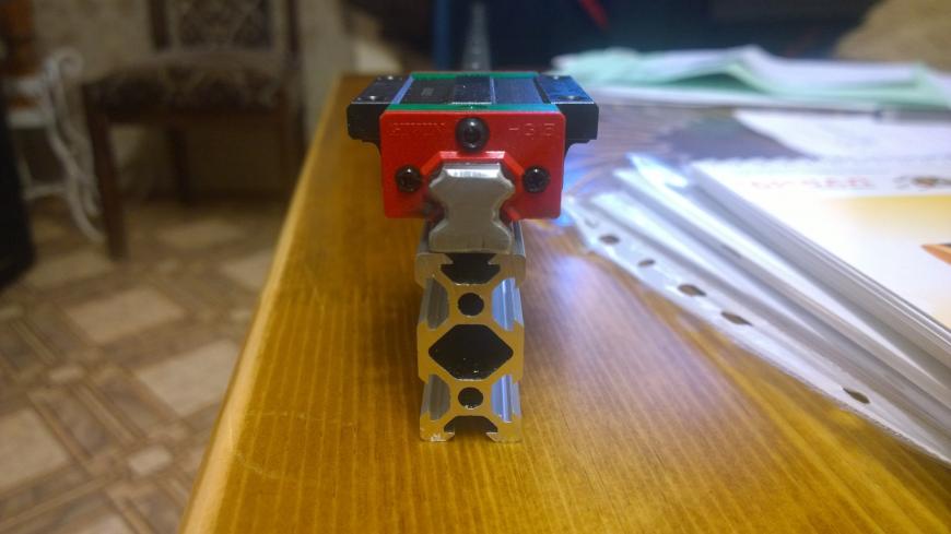 Delta 2040 . Hiwin W15C + Hiwin HGR15H на 2040