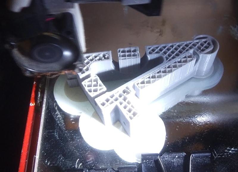 Крепление нетбука к 3D принтеру.