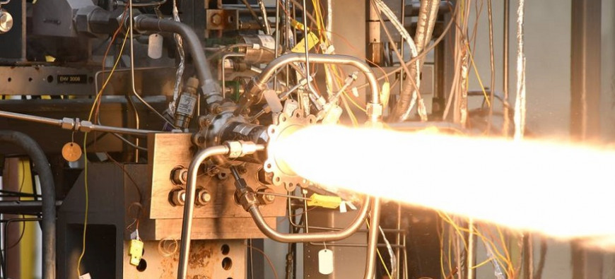 NASA и Virgin Orbit испытали 3D-печатную камеру сгорания ракетного двигателя