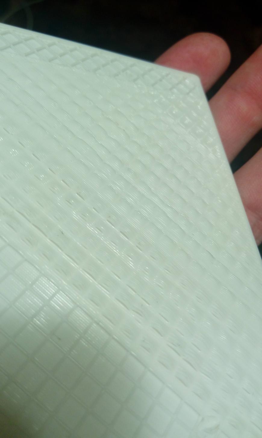 Отлипаеет pla