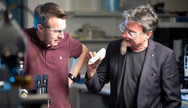 Австралийские ученые получили грант на доработку 3D-ручки для лечения глаз