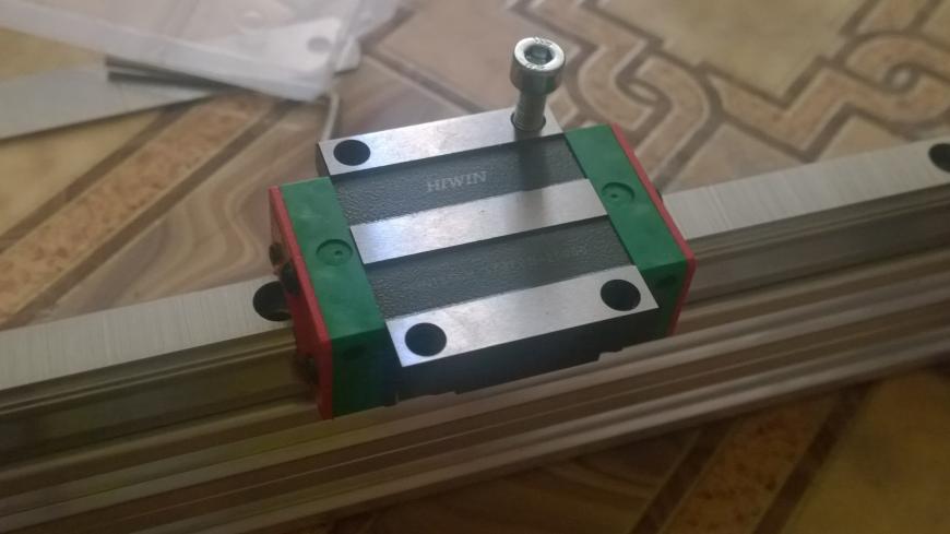 Delta 2040 . Hiwin W15C + Hiwin HGR15H на 2040