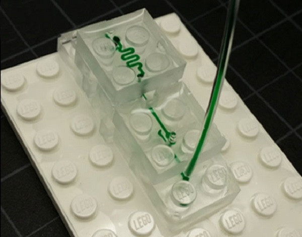 Ученые переделали конструктор Lego в платформу для разработки микрожидкостных систем