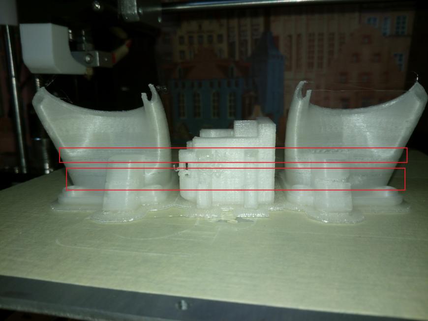 Не склеивает либо пропускает слои Не склеивает либо пропускает слои