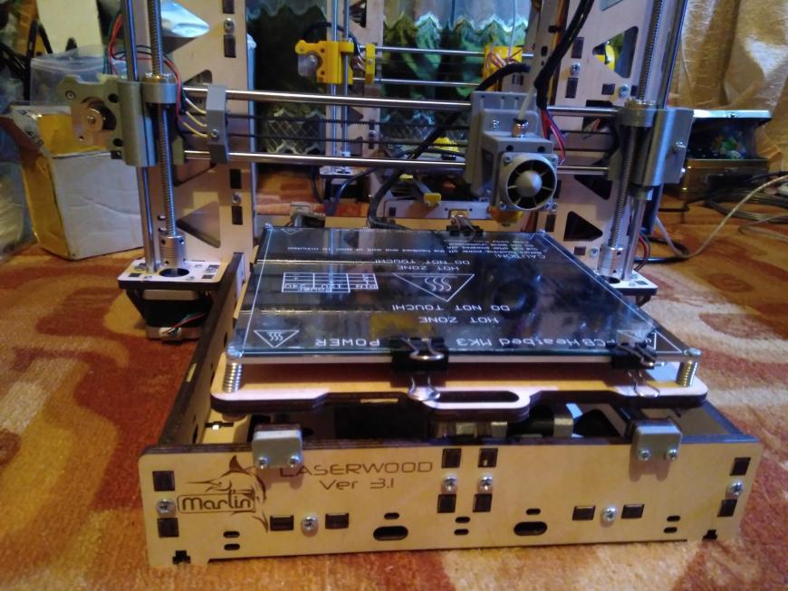Простейший  принтер RepRap i3 моей конструкции.