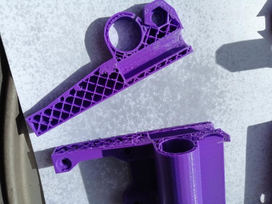 Принтер пропускает один слой в одном и том же месте на разных моделях