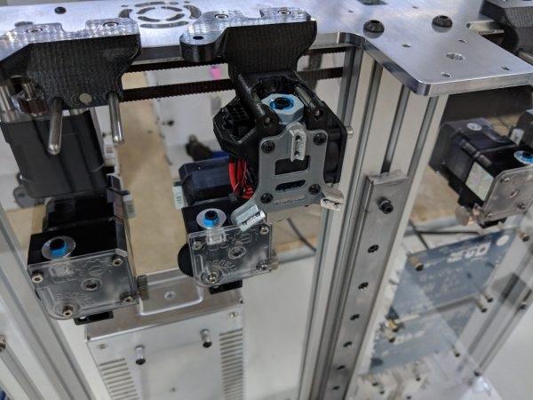 E3D разрабатывает настольный 3D-принтер с автоматической cменой головок